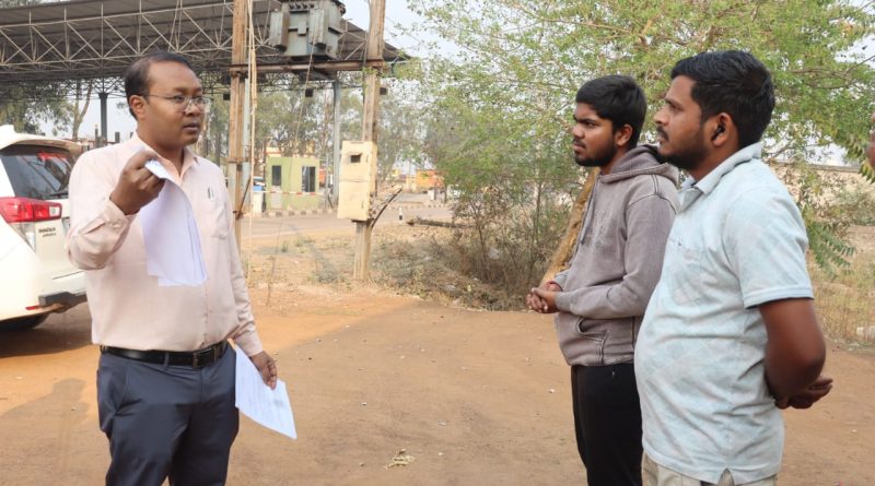 सक्ती टोल मनमानी,हमें केवल वसूली की जिम्मेदारी सुविधा देना हमारा काम नहीं,टोल छूट पर भी इनके अपने नियम,टोल प्लाजा के मैनेजर के बयान पर उठ रहे सवाल,,देखिए वीडियो